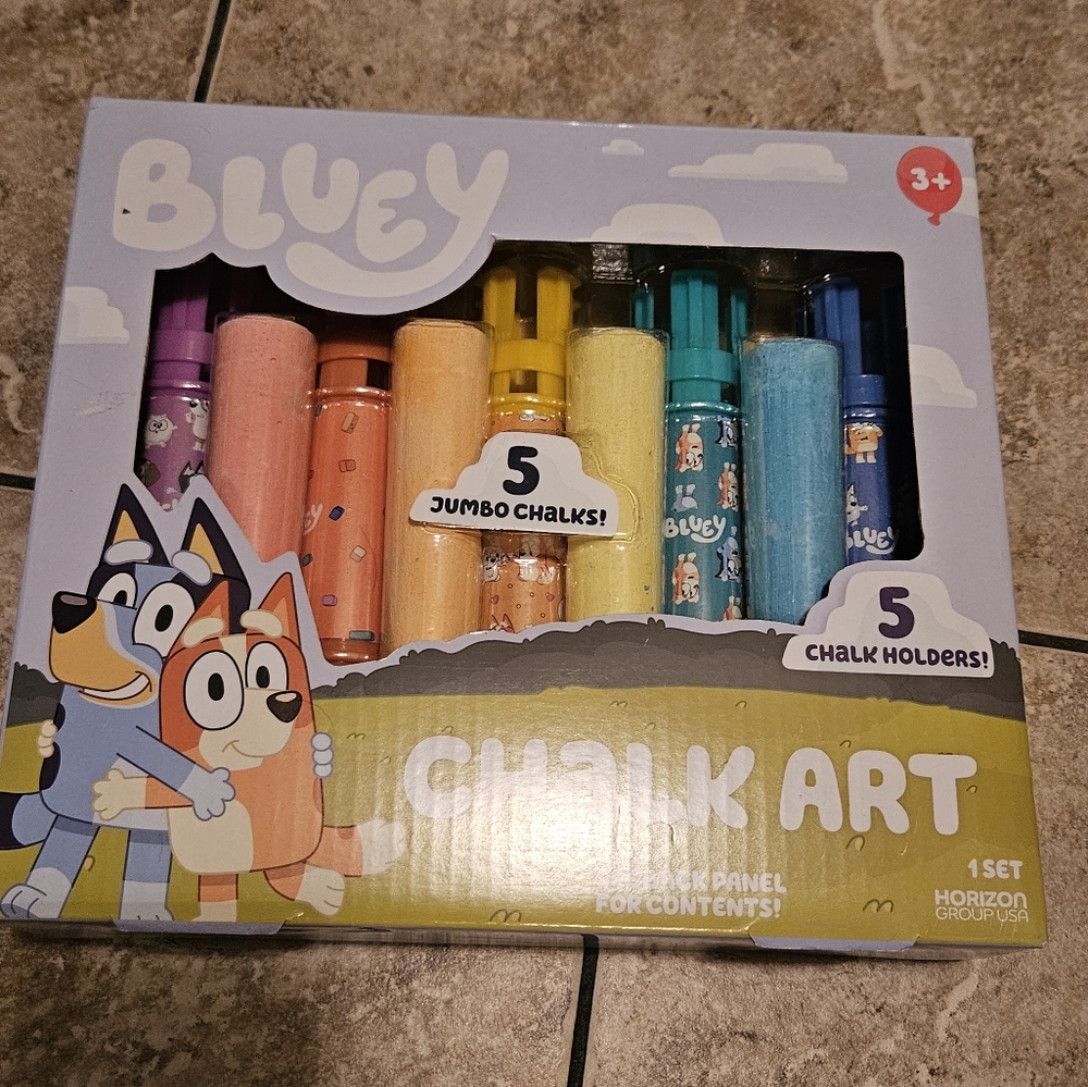 Bluey Chalk Set W/Macarons Chalk. - Picture 4 of 5